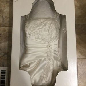 MAGGIE SOTTERO DESIGNER WEDDING GOWN SIZE 14